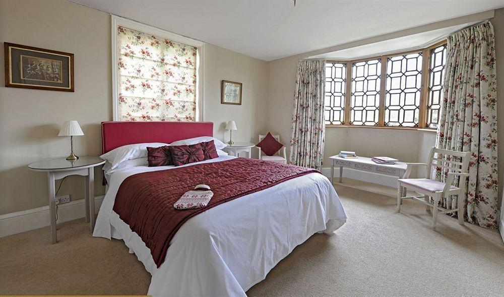 Отель The Cholmondeley Arms Wrenbury Экстерьер фото