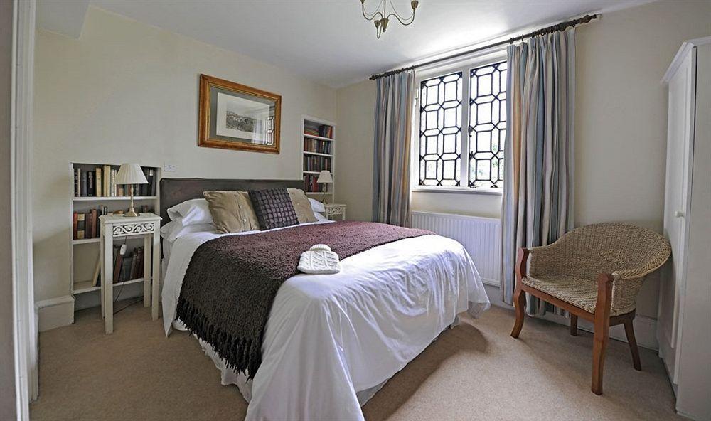 Отель The Cholmondeley Arms Wrenbury Экстерьер фото